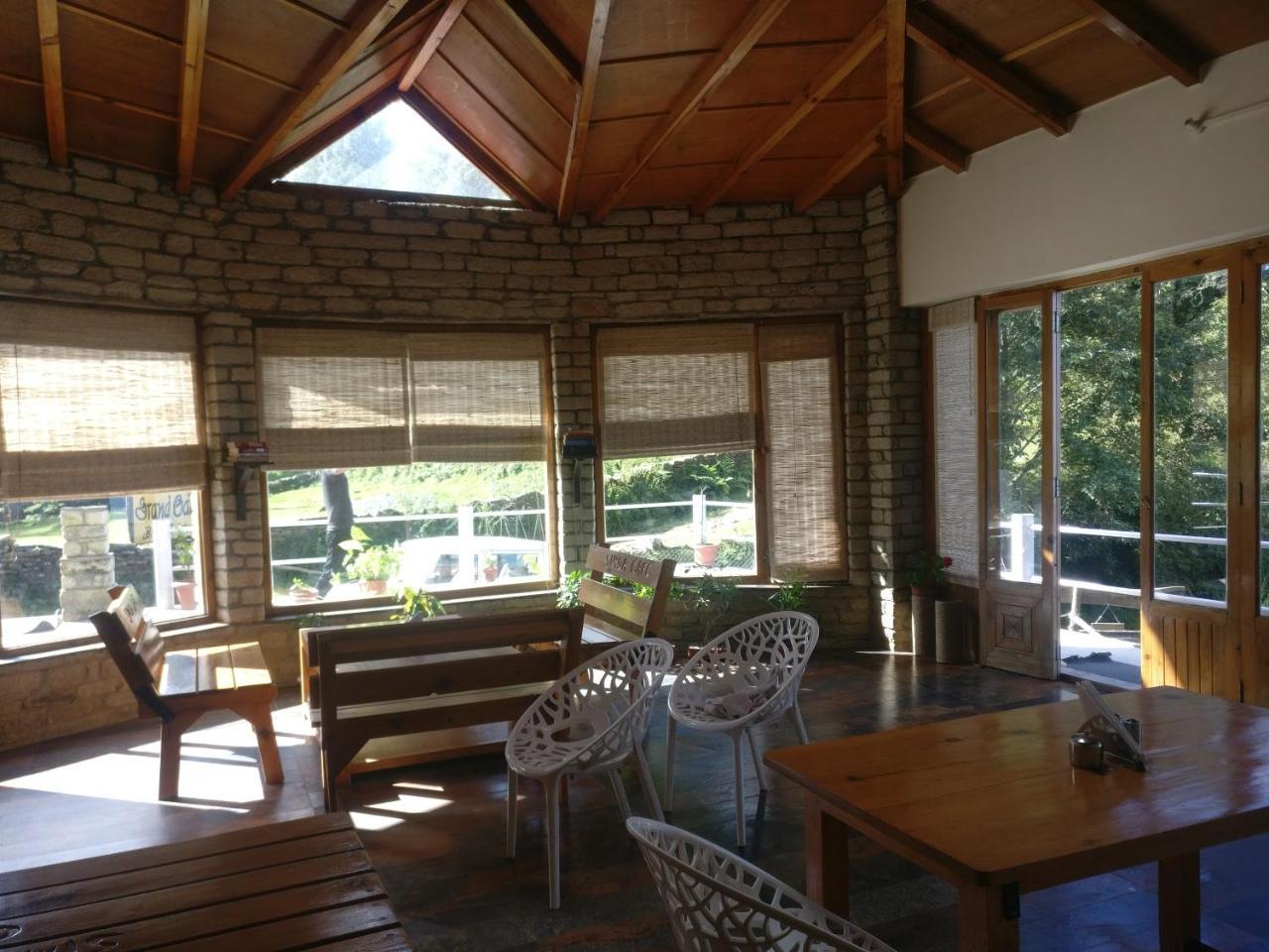 Simba Cafe & Lodge Binsar Exterior photo